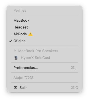 SoundSwitcher menu bar dropdown showing four profiles: MacBook, Headset, AirPods (unavailable), and Oficina (active). Below shows the active devices: MacBook Pro Speakers and HyperX SoloCast.